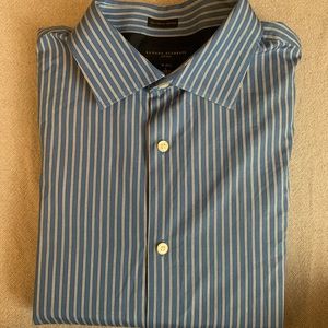 Banana Republic men’s button down stripe shirt